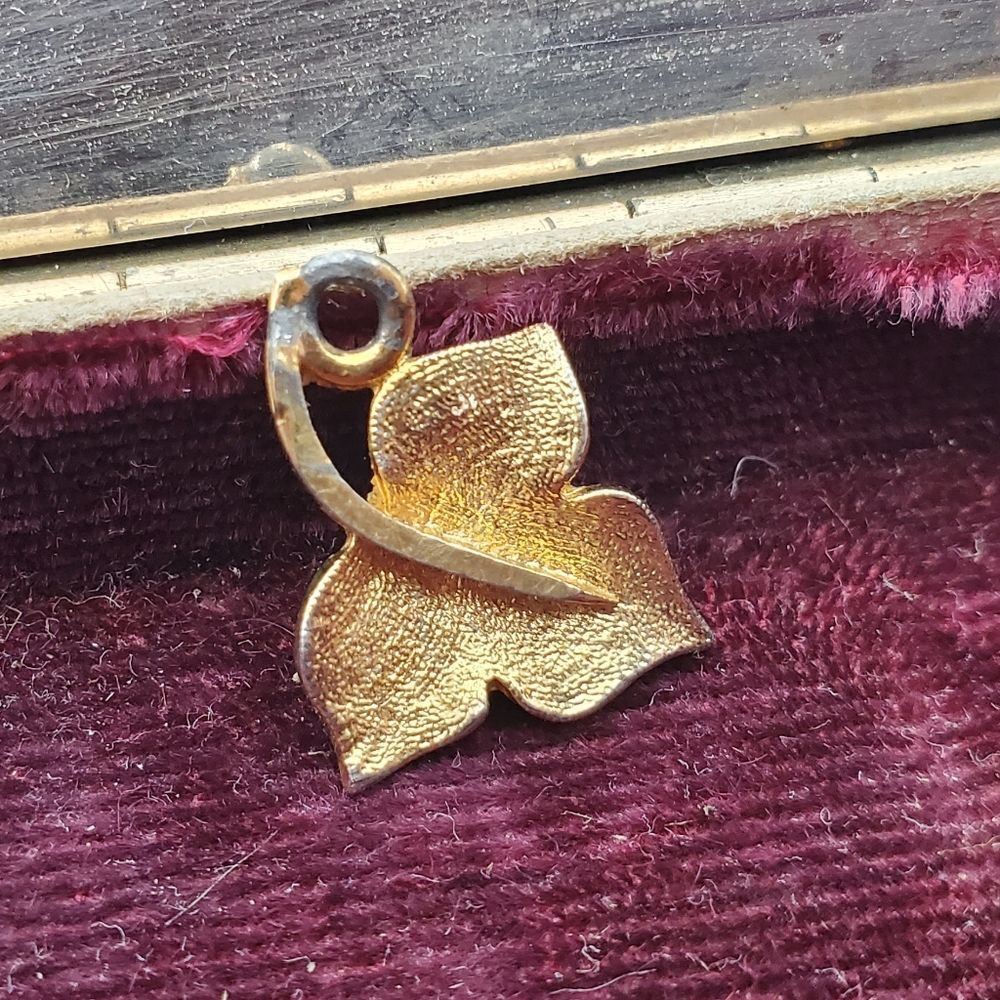Distressed gold foiled leaf fall necklace pendant charm‎